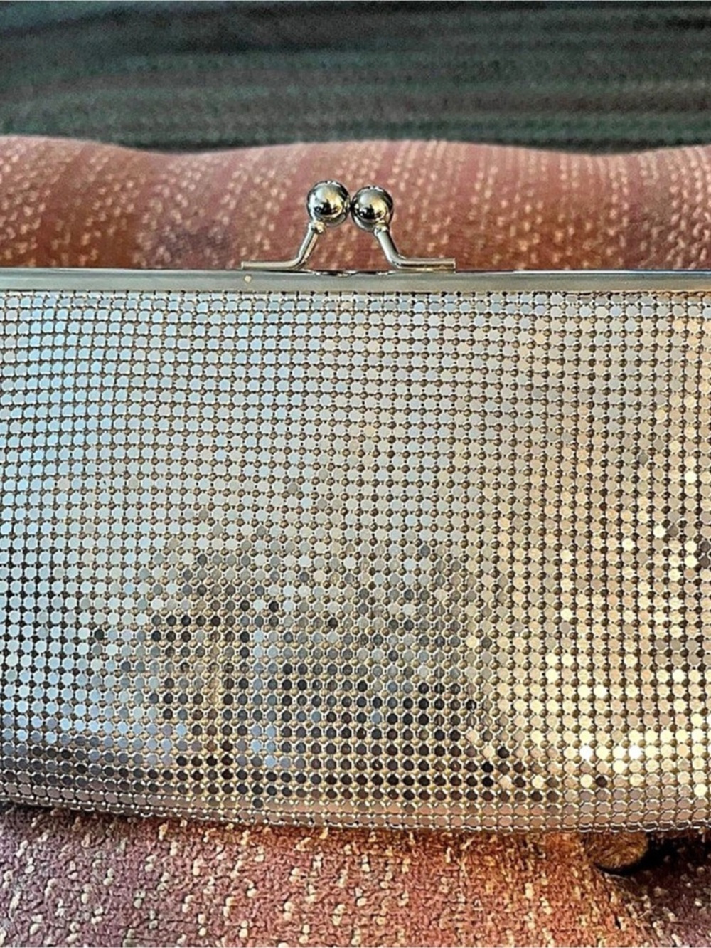 Silver Mesh Kiss-Lock Clutch